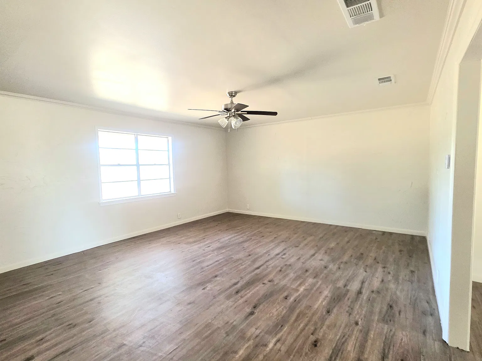 4 bed, 2000 sqft, $1,800 — Photo 4