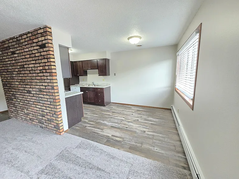 Diplomat Apartments — Photo 1