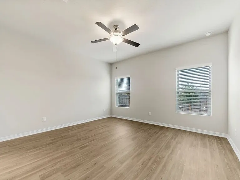 5423 Devils Gate — Photo 6