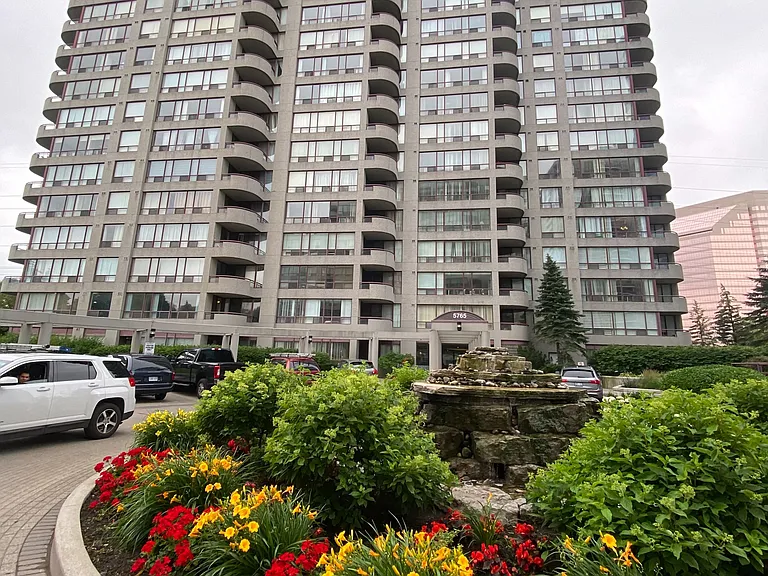 5765 N Yonge St #1504 — Photo 2