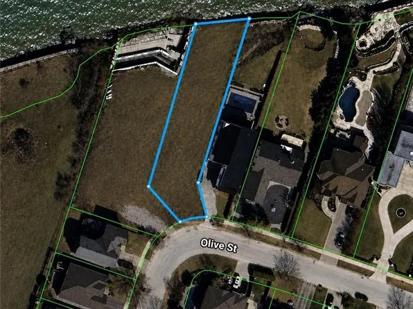 136 A Olive St, Grimsby, ON L3M 5C8