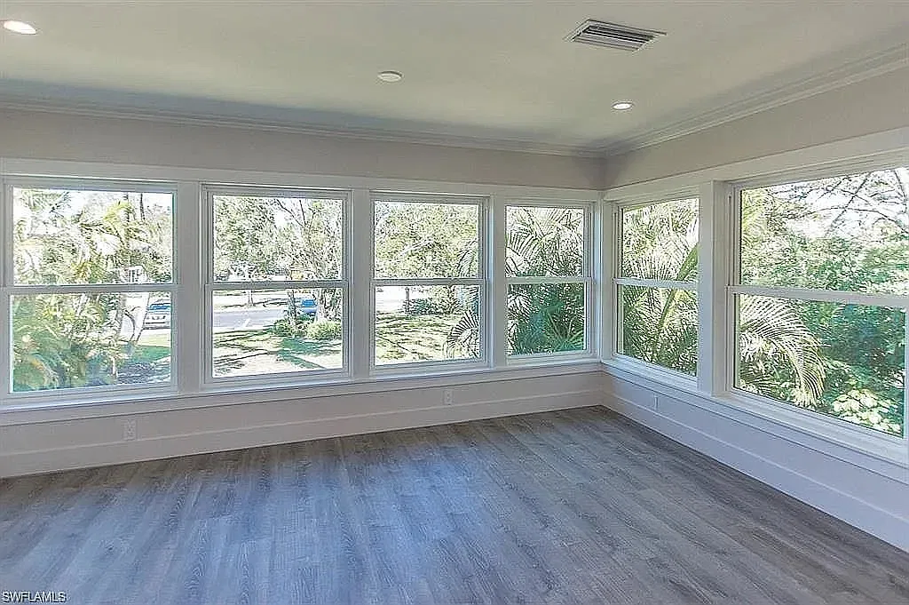 1219 Solana Rd — Photo 3