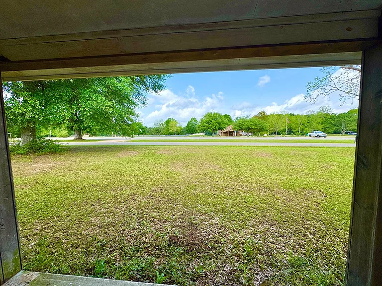 1190 Carnes Rd — Photo 37