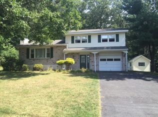 20 Locust Dr, Voorheesville, NY 12186