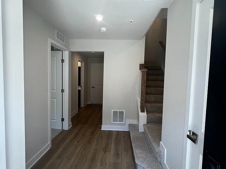 10913 Blanton Way — Photo 2