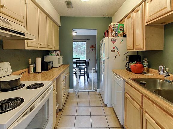 4th image of 8400 Olde Colony Trl APT 65