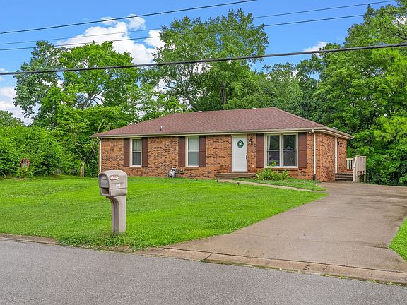 5th image of 305 Barry Dr
