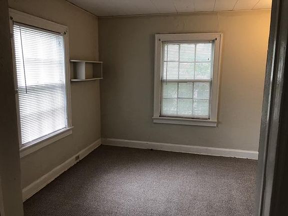 5th image of 271 Kalmia Ave #8