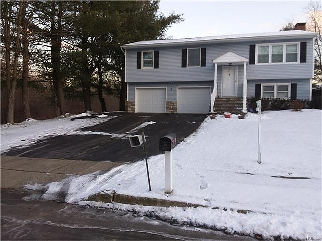 1st image of 9 Davenport Ct