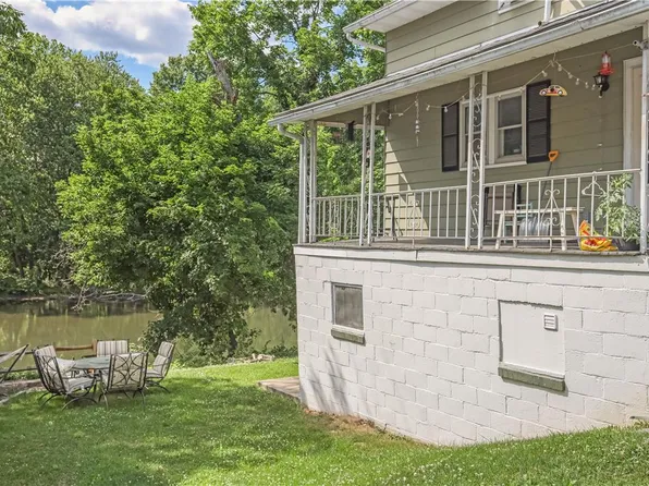 704 Mohrsville Rd, Shoemakersville, PA 19555