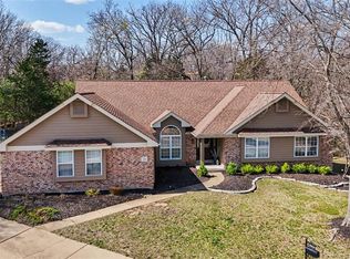 999 Timber Glen Ln, Ballwin, MO 63021