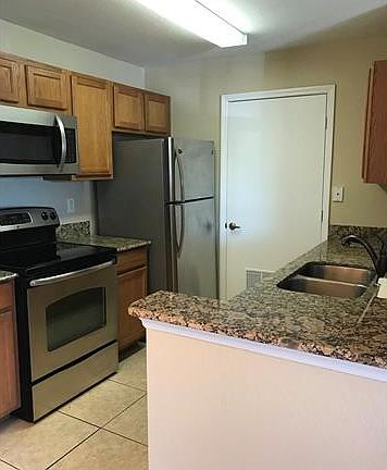 4th image of 14900 Pleasant Bay Ln #101