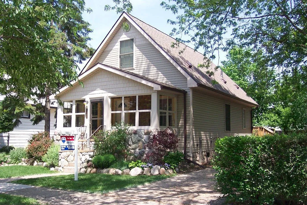 1541 Browning St photo 1