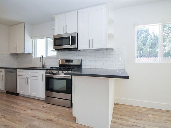 3rd image of 1625-1627 E Palm Ave #1