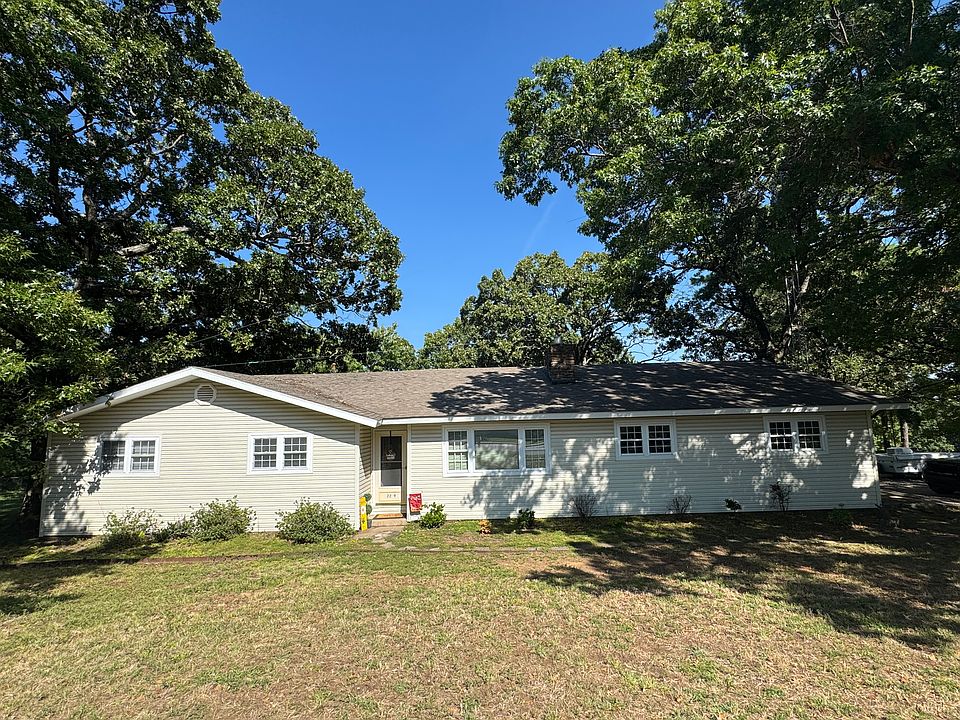 Home nestled on top of Juneway