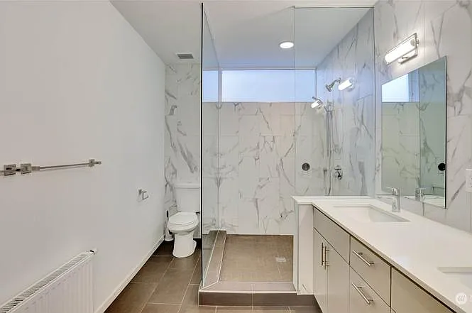 1007 Sturgus Ave S — Photo 8