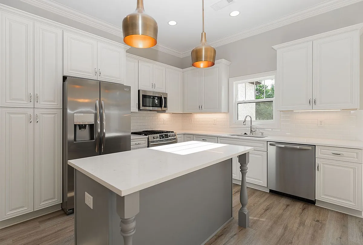 Building Photo - 437 Sanders St #3