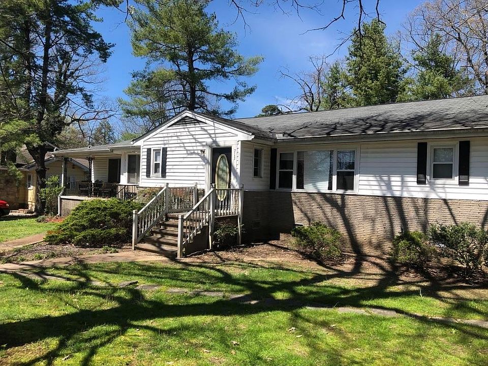 2nd image of 713 James Blvd