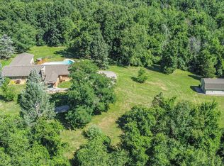13631 Sheila Ln, Milford, MI