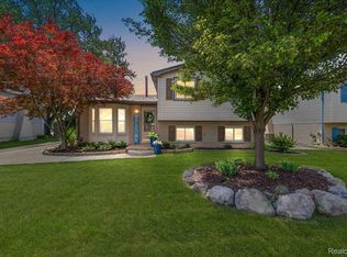 17194 Anita Ave, Fraser, MI 48026