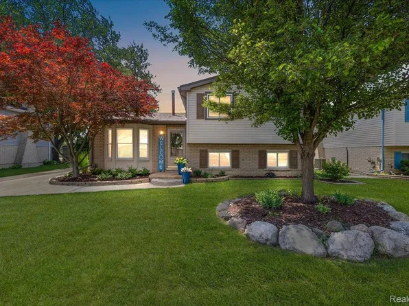 17194 Anita Ave, Fraser, MI 48026