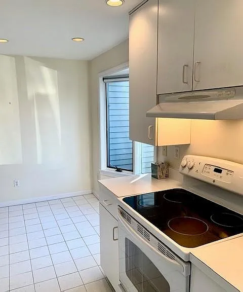 30 Lucille Pl — Photo 3