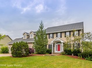13847 Rosewood Dr, Clive, IA 50325