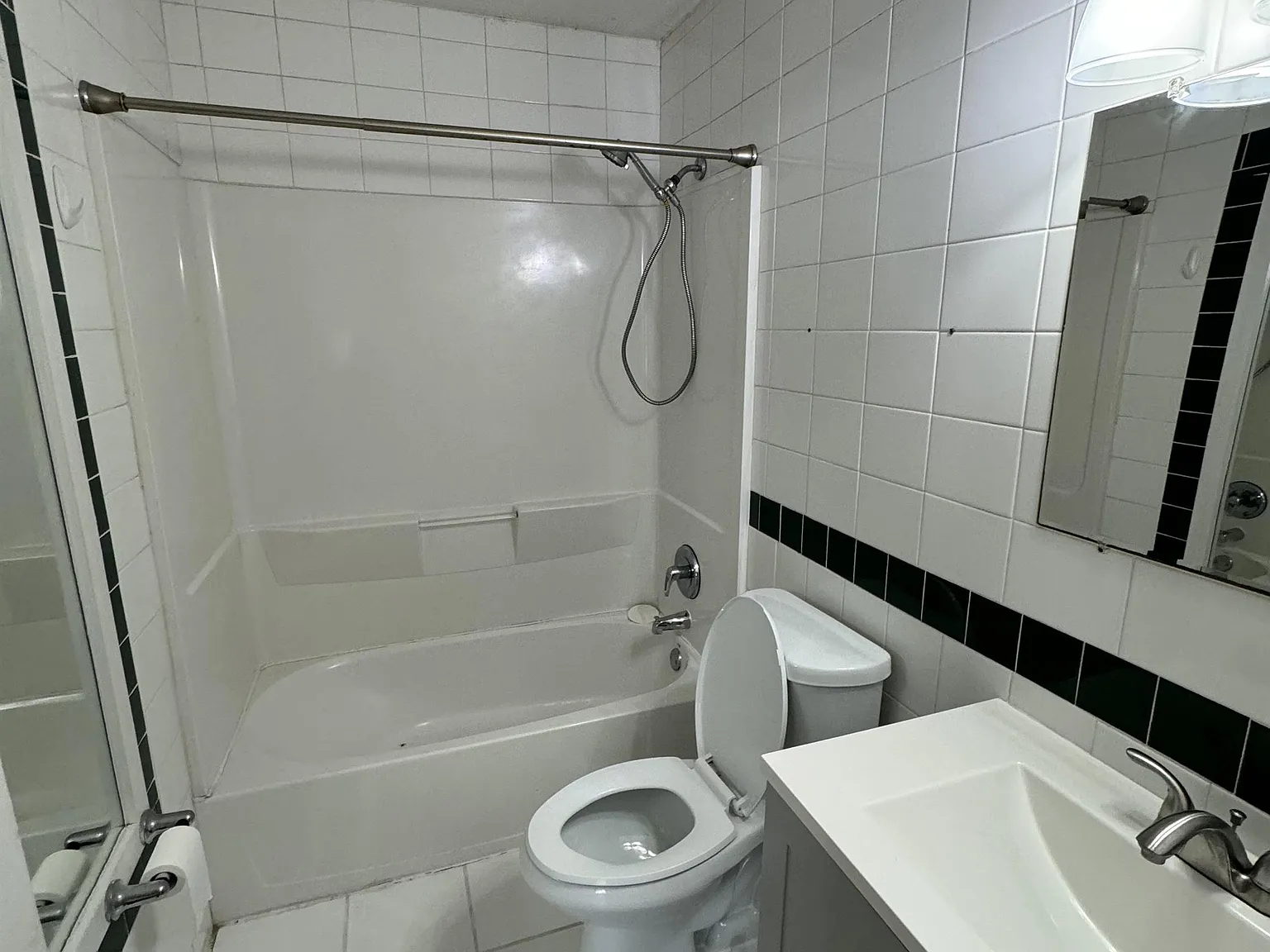 212 North Dogwood - B - 1 — Photo 4