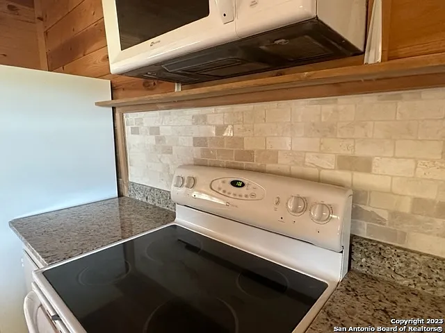 373 Pine Tree Rd — Photo 9