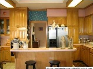 6740 Stoneshire Dr, Baton Rouge, LA 70818