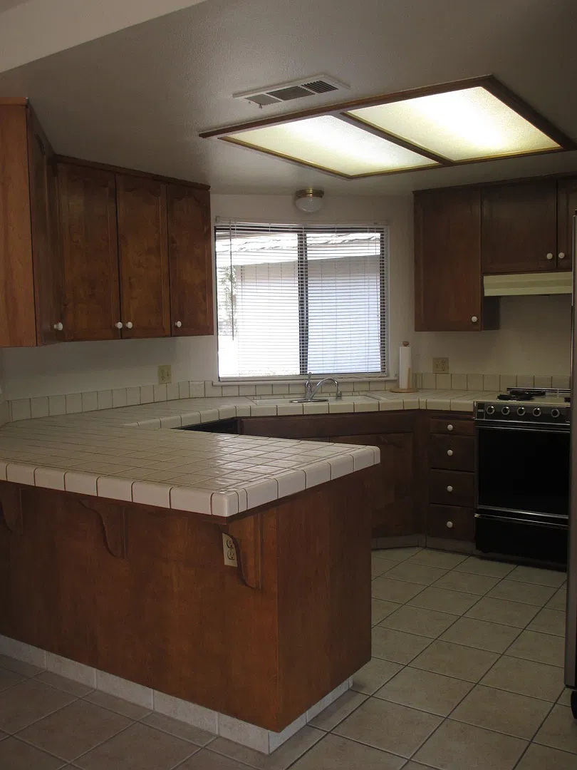 Coming Soon! Nice Condo for Rent! — Photo 4