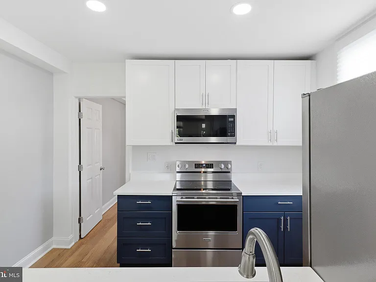 20 E 7th St — Photo 6