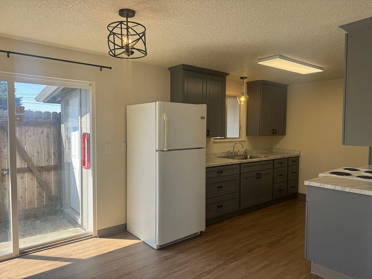 Building Photo - 2729 California St #1-3