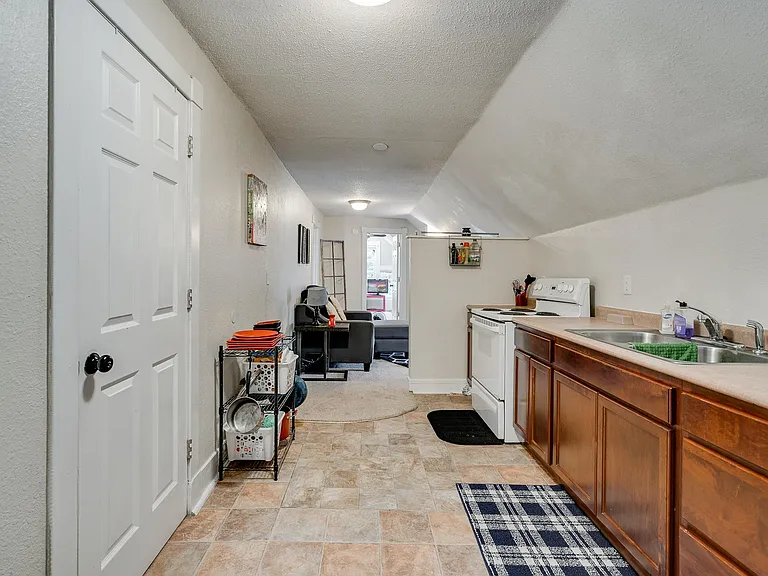 3329 2nd Ave S #4 — Photo 6