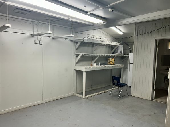 1902 N Highway 95 #E, Little River Academy, TX 76554