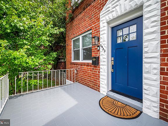 3rd image of 5423 Seward Ave