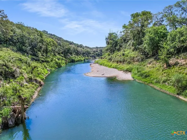 2038 Paradise Pkwy, Canyon Lake, TX 78133