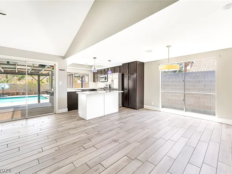 1713 Barnard Dr — Photo 12