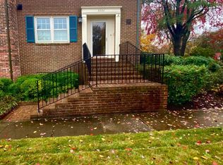6322 Golf Course Sq, Alexandria, VA 22307