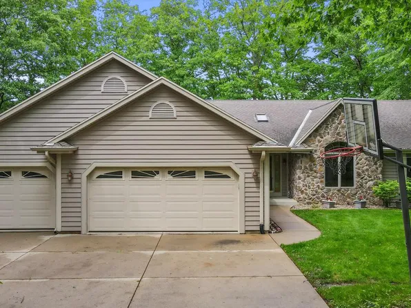 S106W22690 River AVENUE, Big Bend, WI 53103