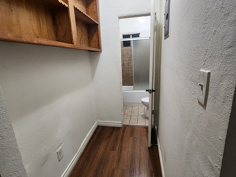 1152 N Kingsley Dr #202 — Photo 5