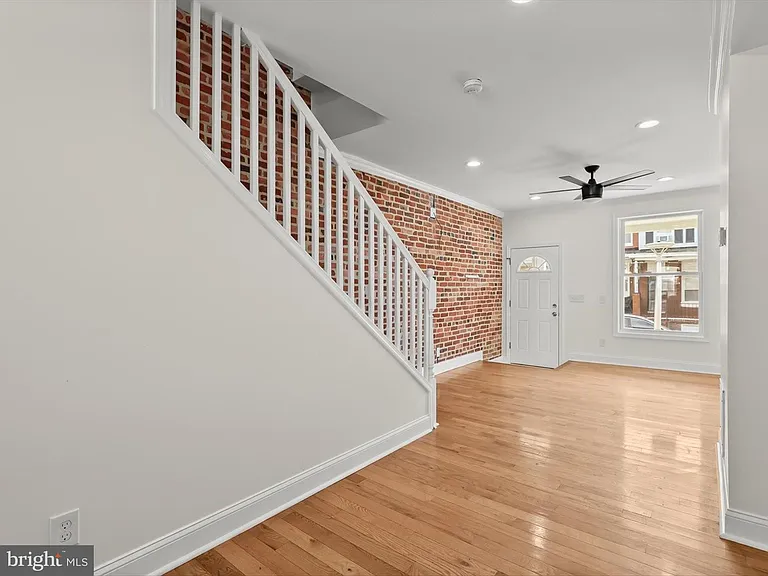404 N Robinson St — Photo 13