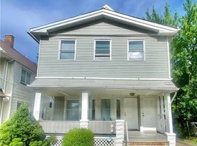 2231 W 105th St, Cleveland, OH