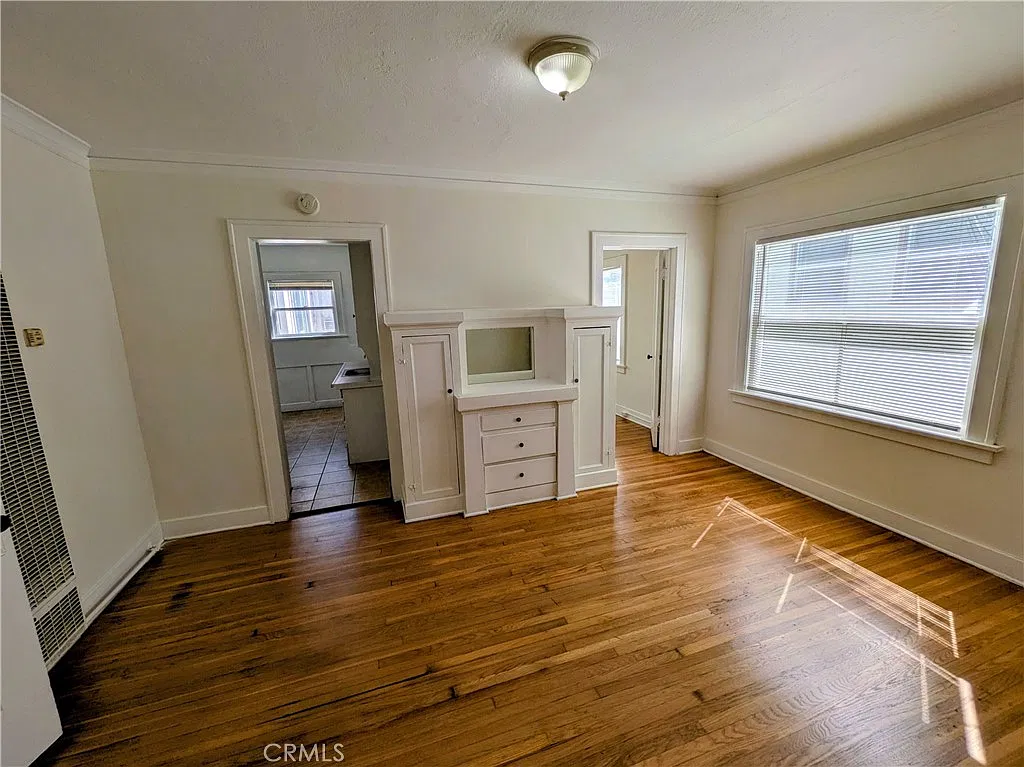 2 bed, 832 sqft, $2,000 — Photo 1