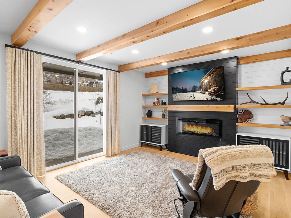 Second Living Area (bottom floor)