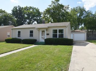 1418 Crestwood Dr, Aurora, IL