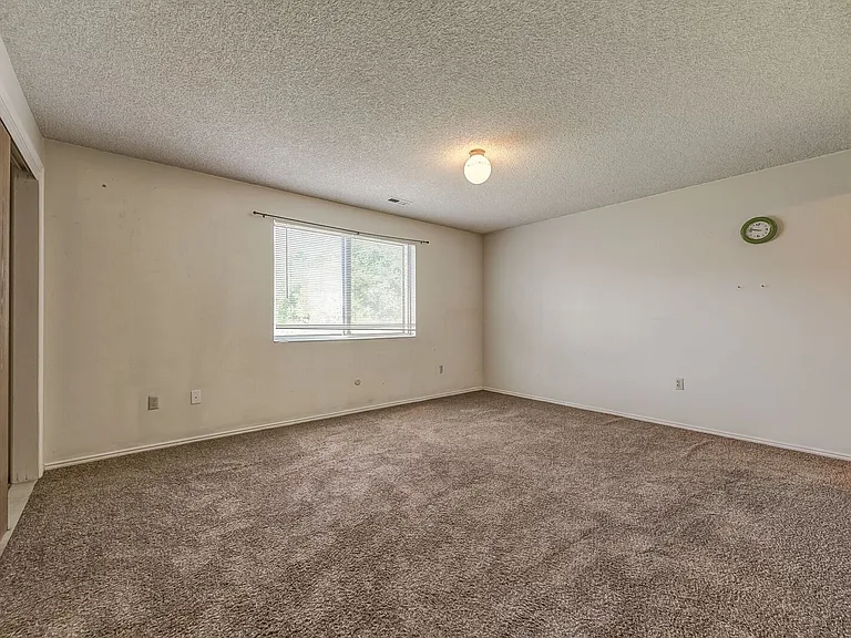 639 N University Ave #9 — Photo 9