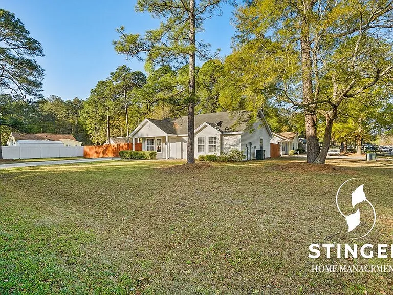 88 Pelican Cir — Photo 2