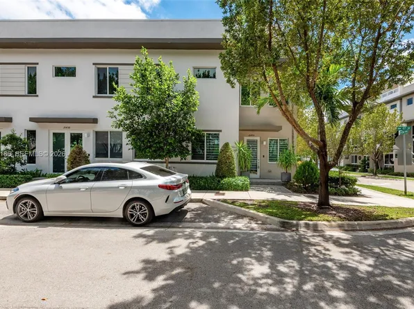 10460 NW 67th St, Doral, FL 33178