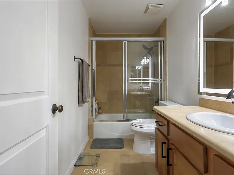 1611 W 208th St #3 — Photo 15